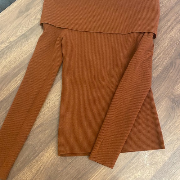 Wilfred/Aritzia Off Shoulder Wool Blend Knit Sweater - Picture 2 of 3